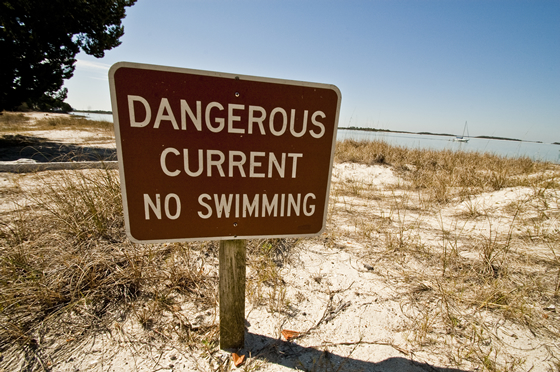Dangerous current no swimming Dangerous current no swimming